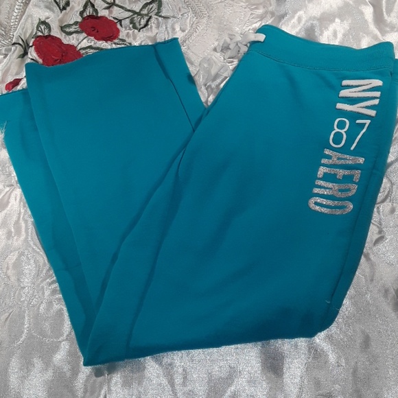 Aeropostale sweatpants and No Boundaries Shorts - Picture 5 of 7